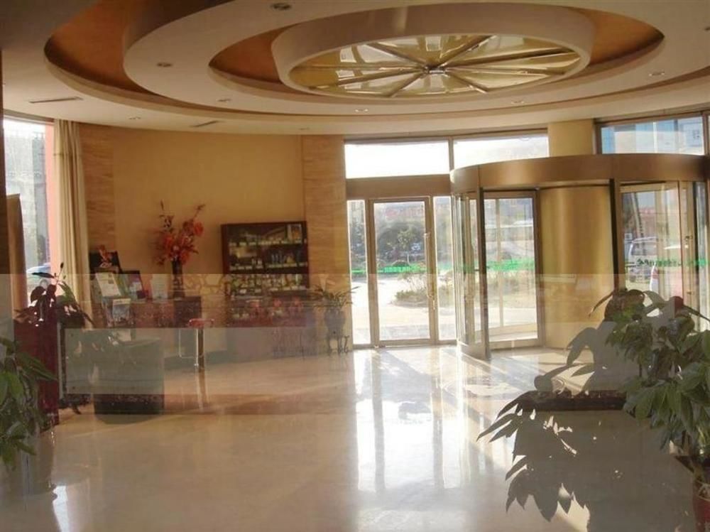 Greentree Inn- Linyi Bus Station Branch ภายนอก รูปภาพ
