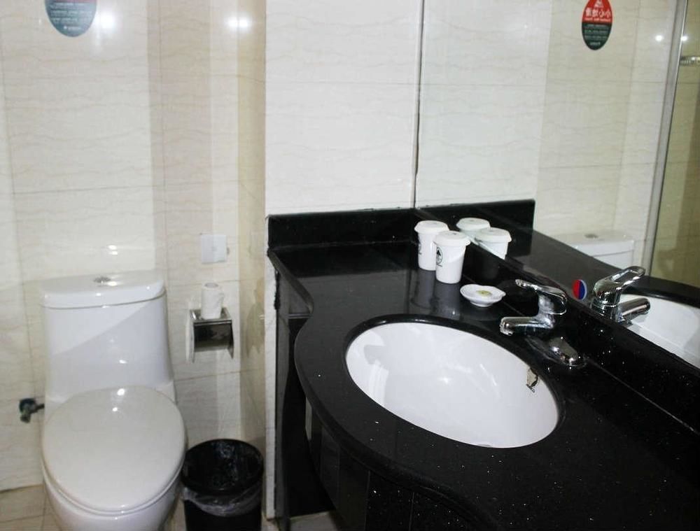 Greentree Inn- Linyi Bus Station Branch ภายนอก รูปภาพ
