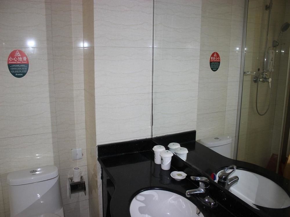 Greentree Inn- Linyi Bus Station Branch ภายนอก รูปภาพ