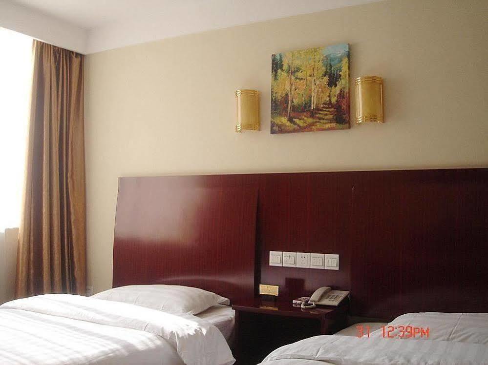 Greentree Inn- Linyi Bus Station Branch ภายนอก รูปภาพ