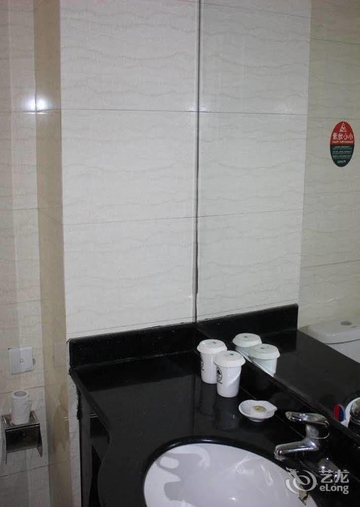 Greentree Inn- Linyi Bus Station Branch ภายนอก รูปภาพ
